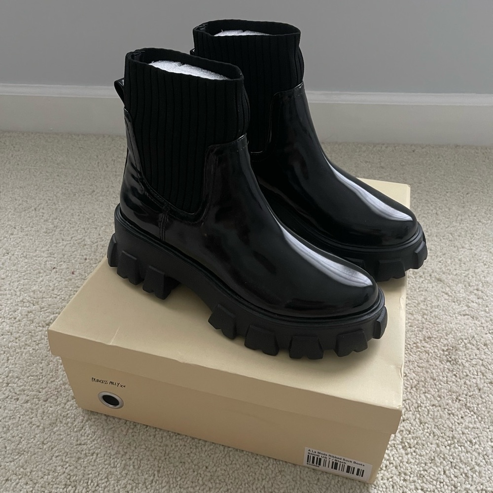 Ribbed Sock Boots